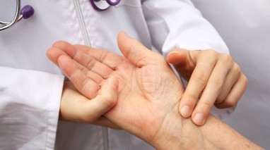 artritas sąnarių šepetys rankų priežastys