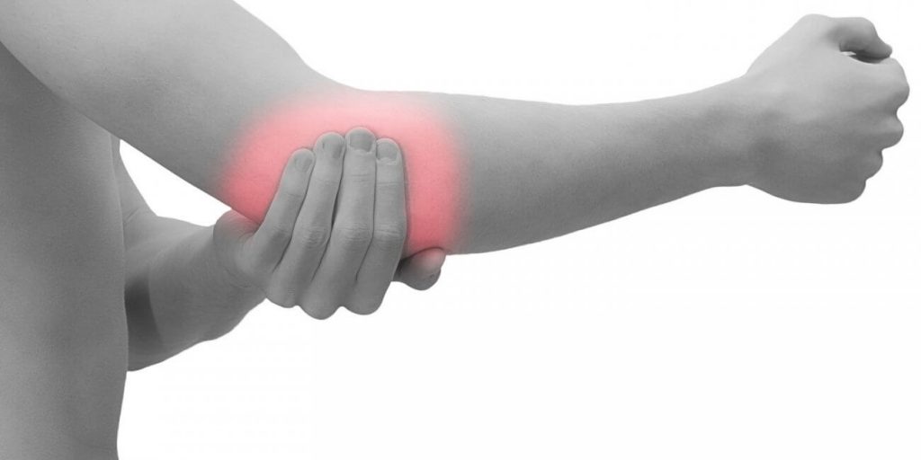 raumenų skausmas ir sąnarių su oro permainomis į viršų dažai skausmas