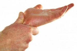 artritas ir tirpimą kairės rankos kaip pašalinti sąnarių uždegimą namuose liaudies gynimo
